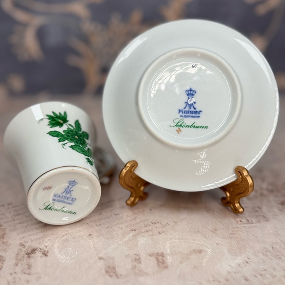 Vintage Kaiser Schonbrunn Demitasse Cup Saucer Green Gold - Picture 7 of 9